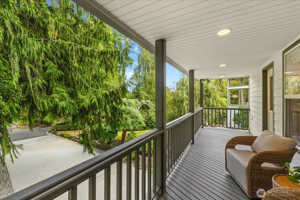 1512 9th Avenue Edmonds, WA 98020