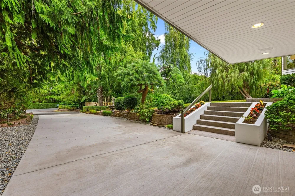 1512 9th Avenue Edmonds, WA 98020