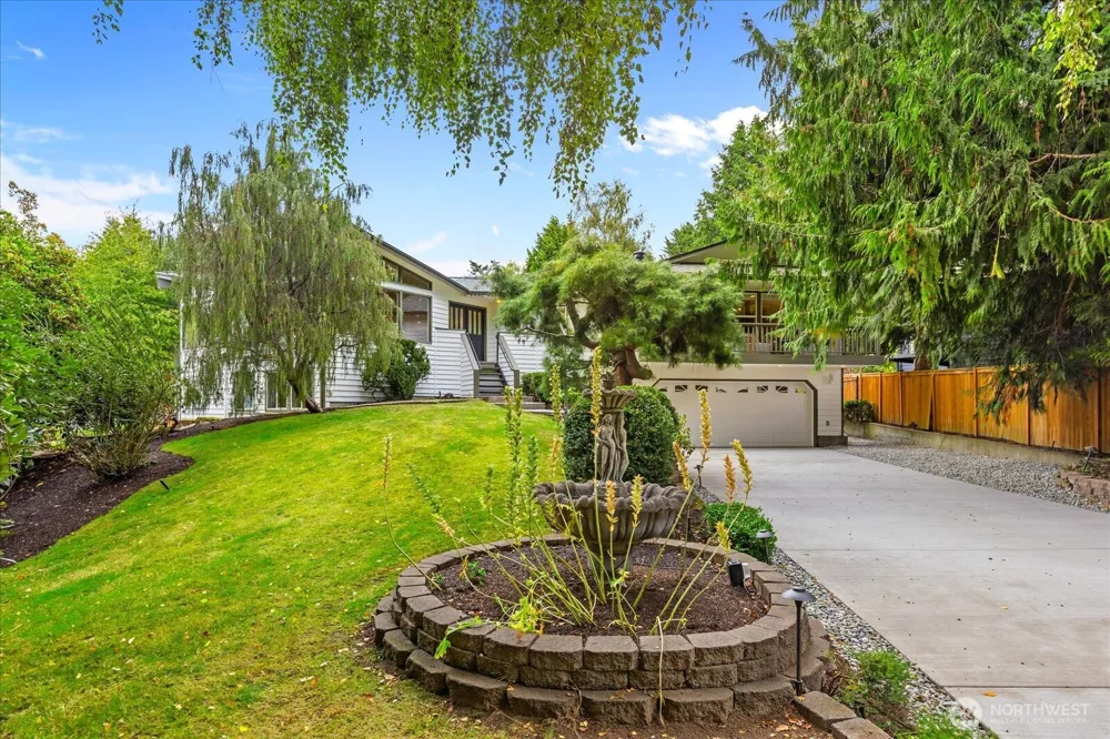1512 9th Avenue Edmonds, WA 98020