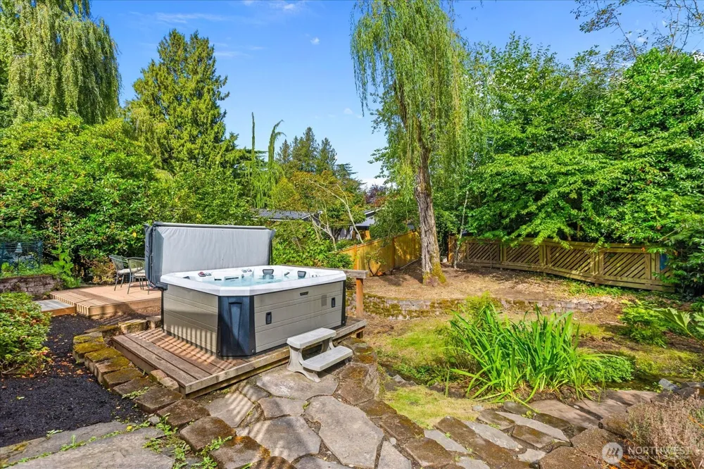 1512 9th Avenue Edmonds, WA 98020