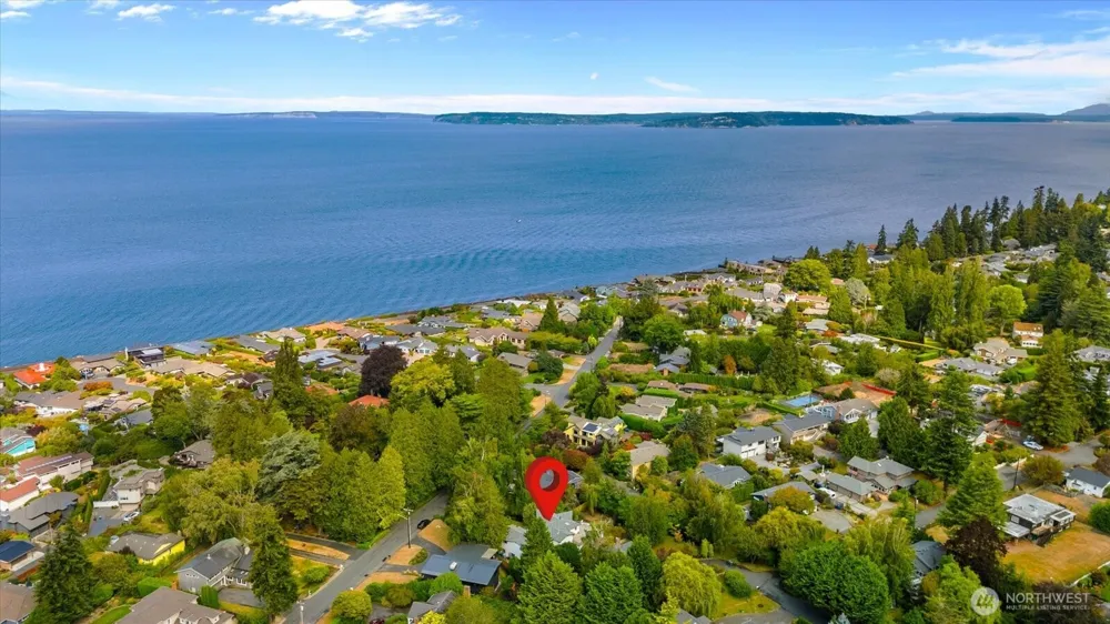 1512 9th Avenue Edmonds, WA 98020