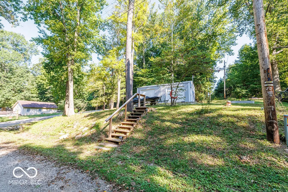 5154 Yellow Finch Way Gosport, IN 47433