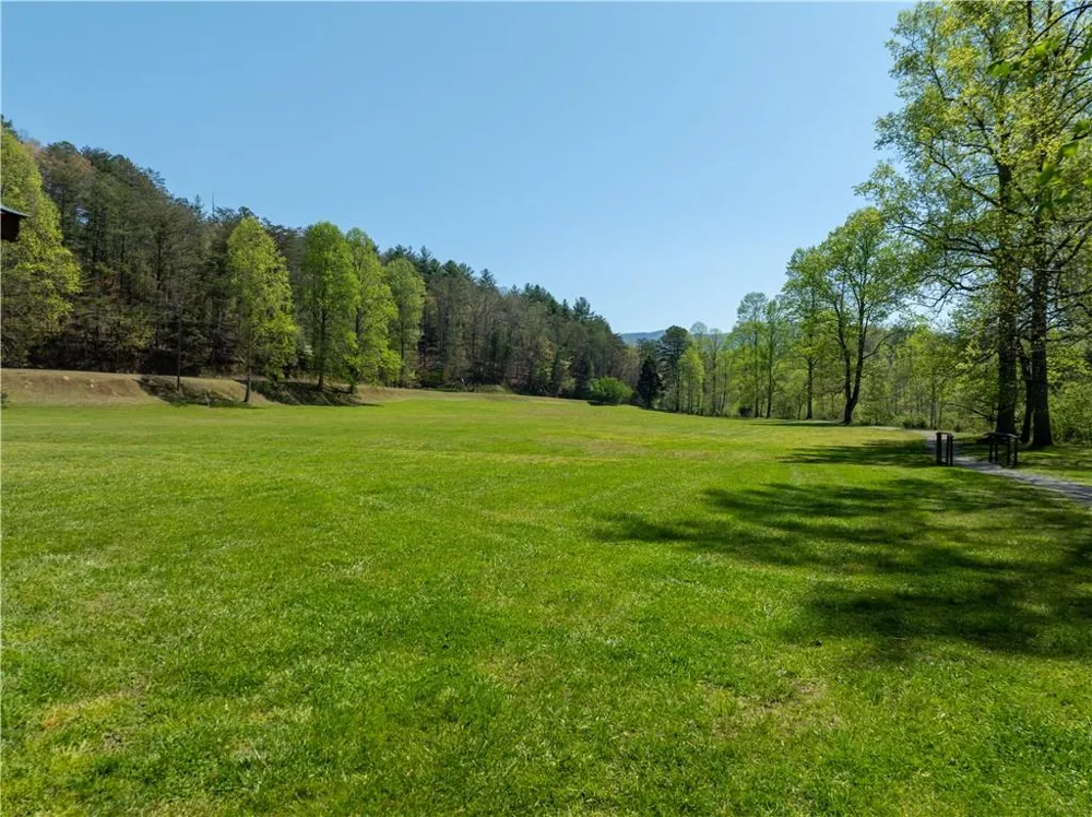 112 Seneca Drive Ellijay, GA 30540