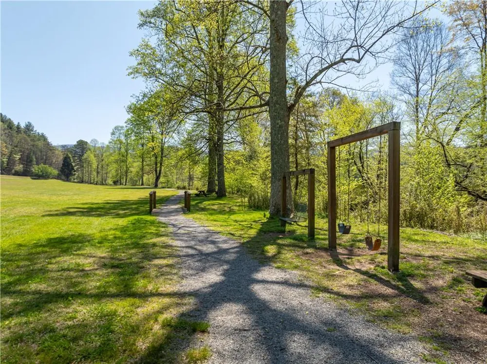112 Seneca Drive Ellijay, GA 30540