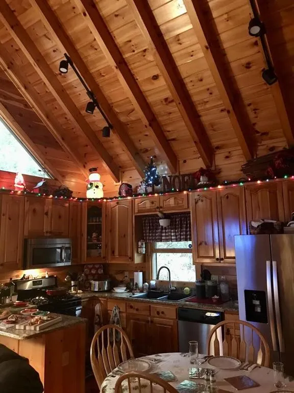 112 Seneca Drive Ellijay, GA 30540