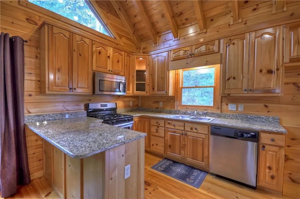 112 Seneca Drive Ellijay, GA 30540