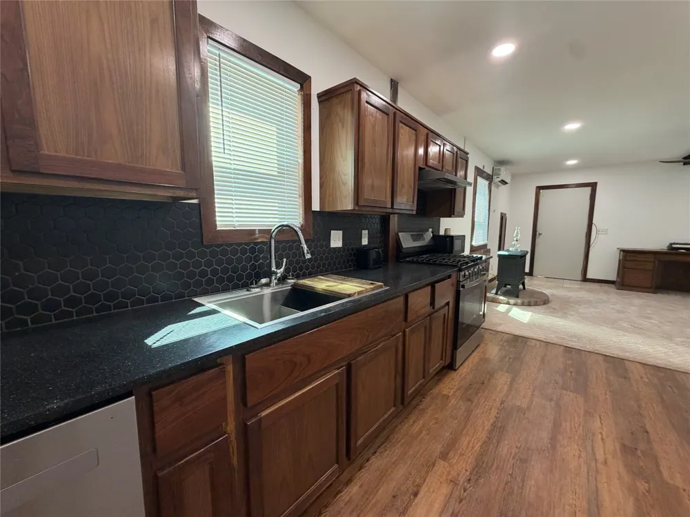 1368 County Road 45080 Powderly, TX 75473
