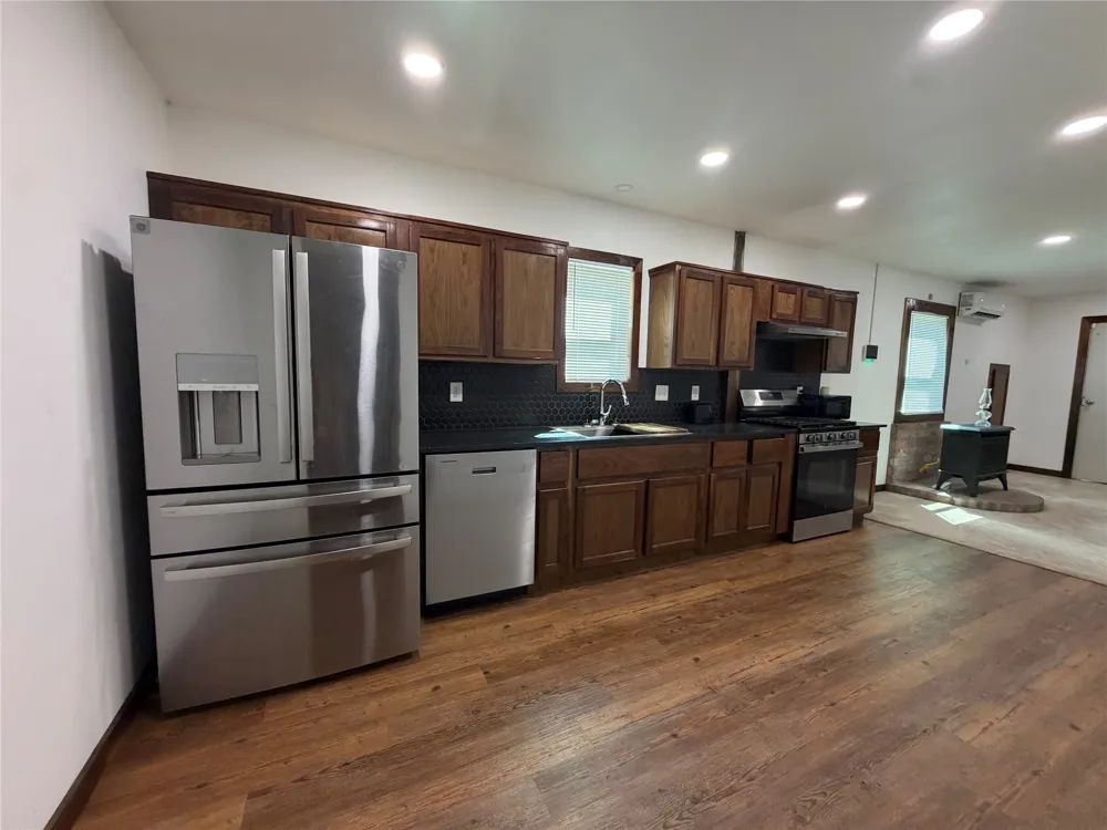 1368 County Road 45080 Powderly, TX 75473