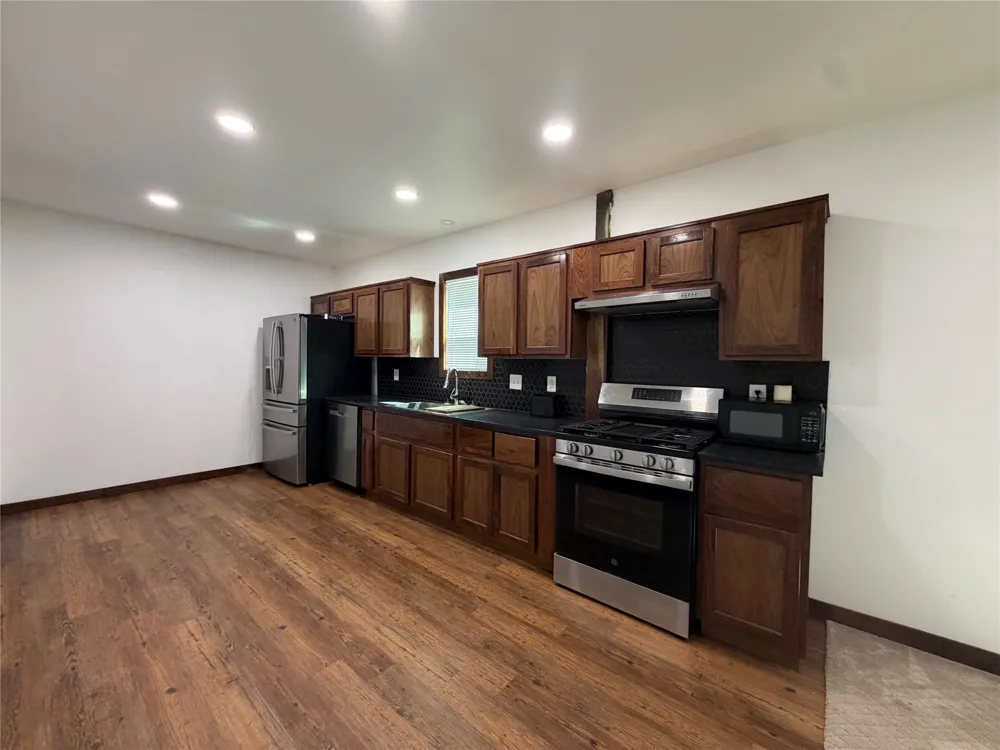 1368 County Road 45080 Powderly, TX 75473