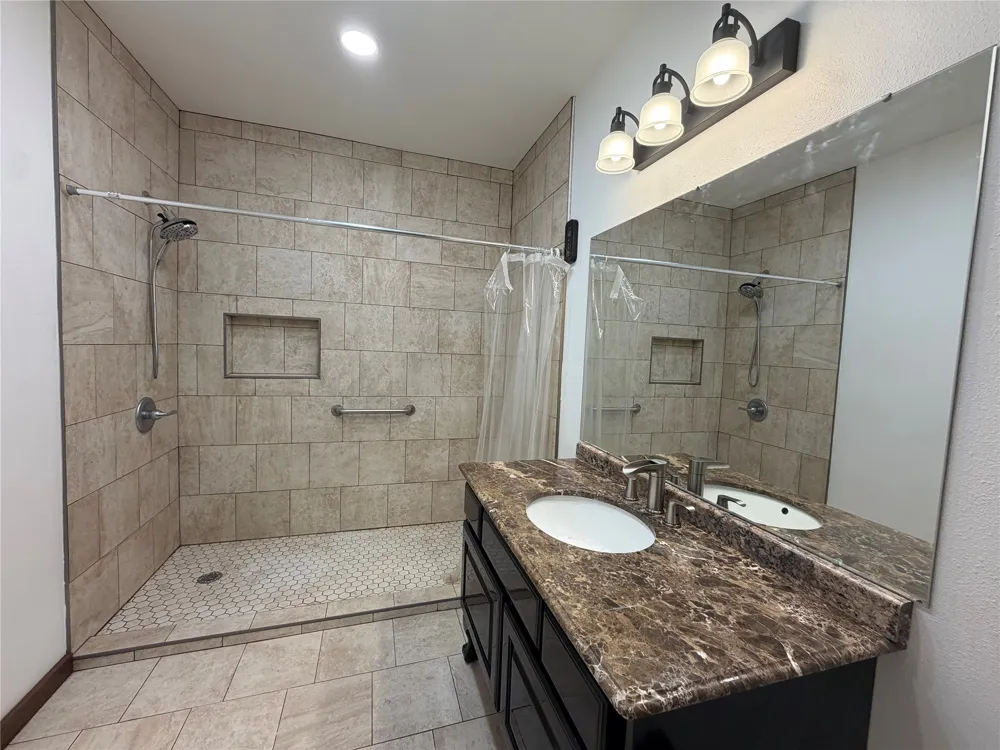 1368 County Road 45080 Powderly, TX 75473