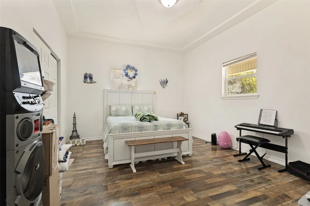 1404 Clinton Avenue Fort Worth, TX 76164