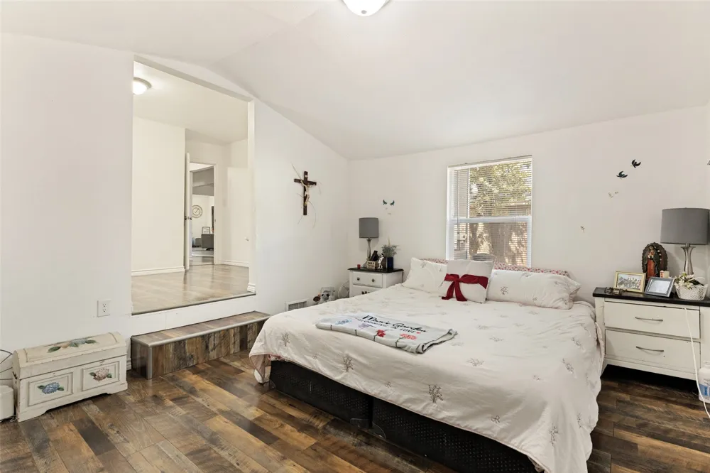1404 Clinton Avenue Fort Worth, TX 76164
