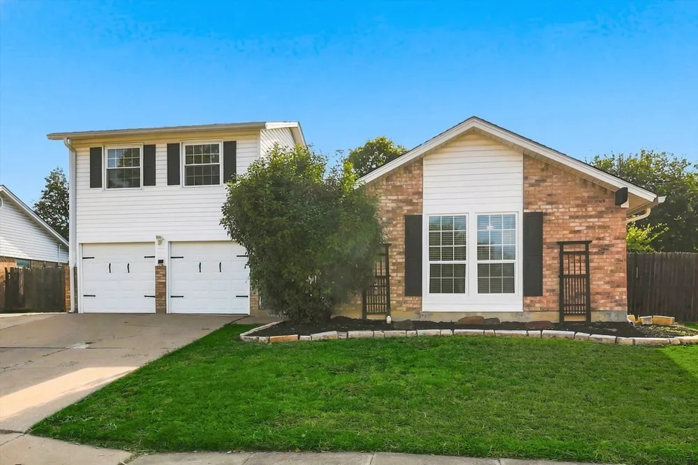 6008 Martha Drive Watauga, TX 76148
