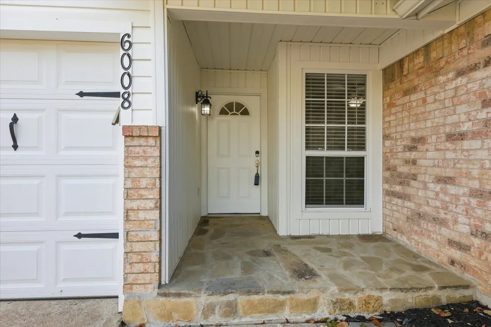 6008 Martha Drive Watauga, TX 76148
