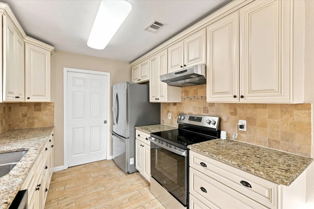 6008 Martha Drive Watauga, TX 76148