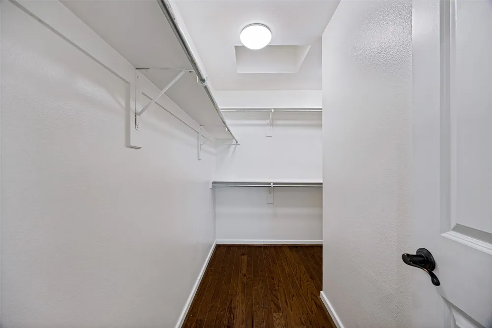 1852 Summit Avenue Dallas, TX 75206