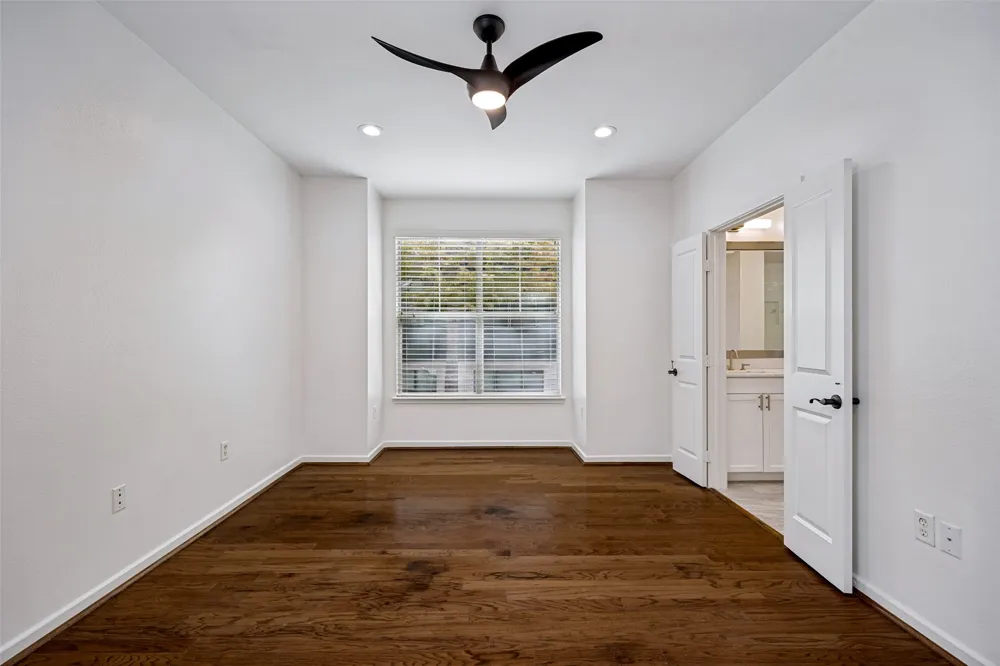1852 Summit Avenue Dallas, TX 75206