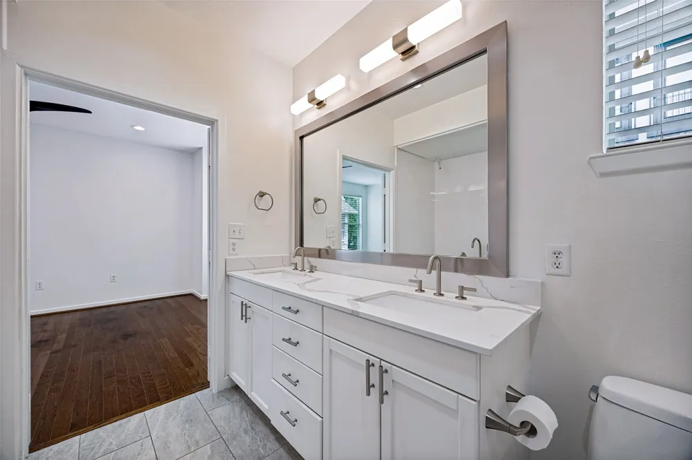1852 Summit Avenue Dallas, TX 75206