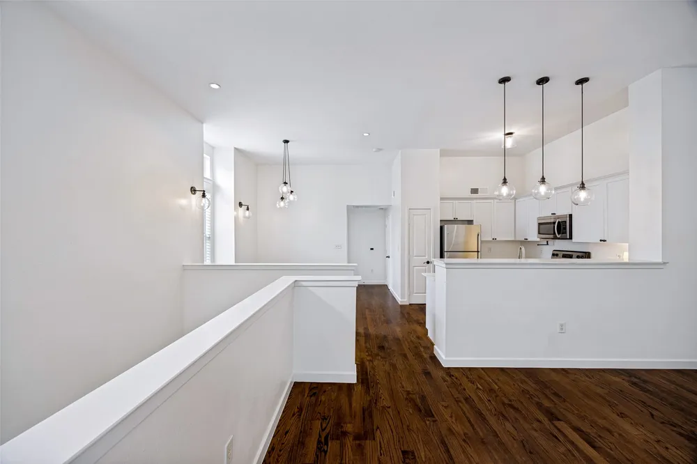1852 Summit Avenue Dallas, TX 75206