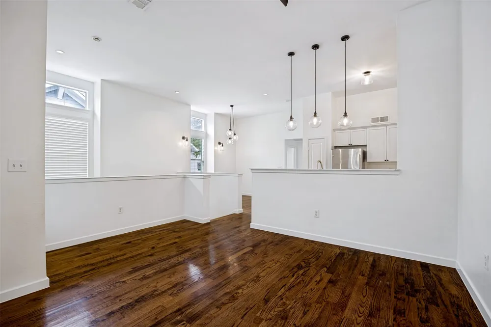 1852 Summit Avenue Dallas, TX 75206