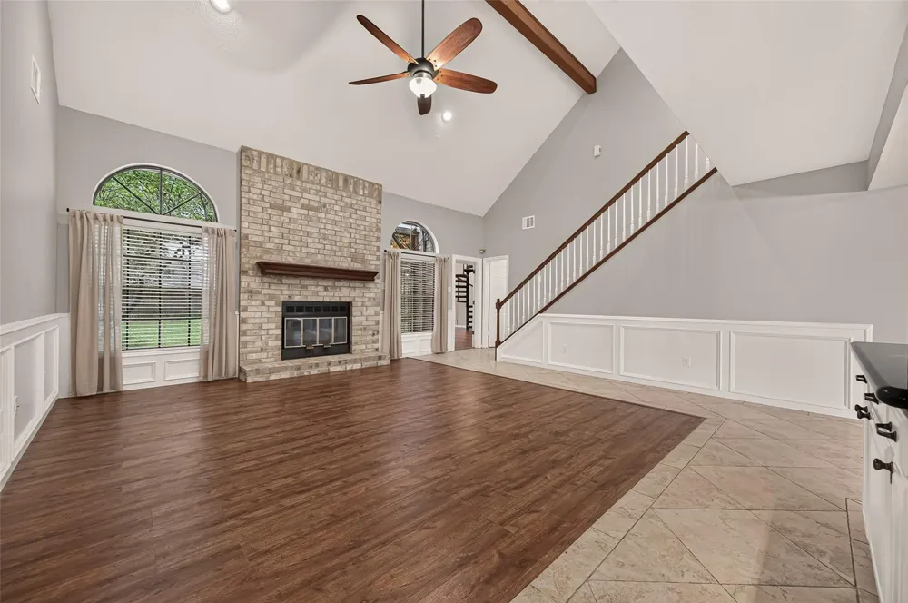 16405 Smith Street Jersey Village, TX 77040