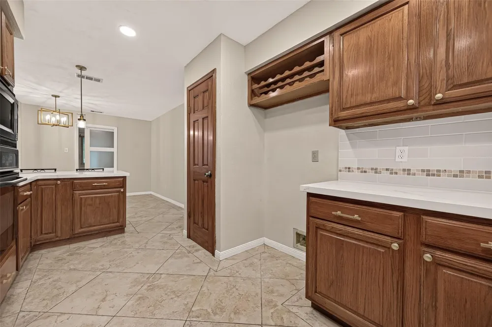 16405 Smith Street Jersey Village, TX 77040