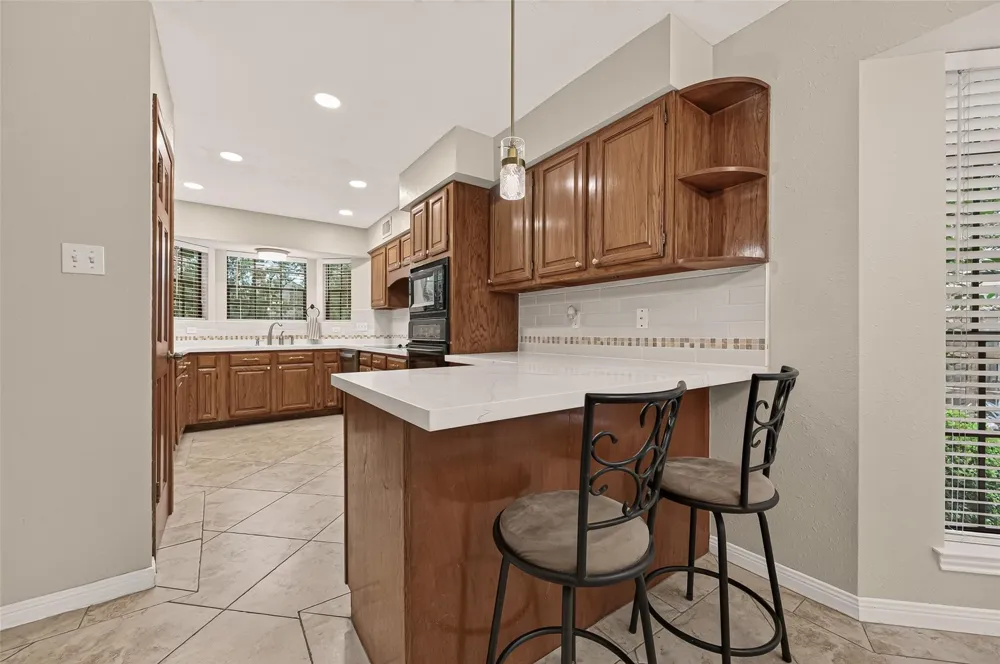 16405 Smith Street Jersey Village, TX 77040