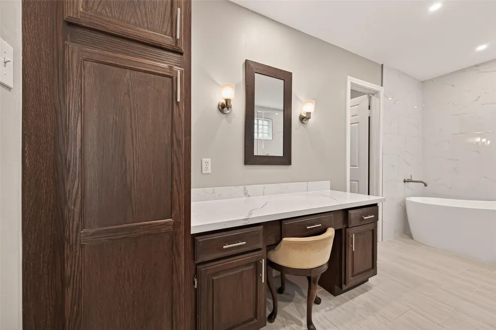 16405 Smith Street Jersey Village, TX 77040