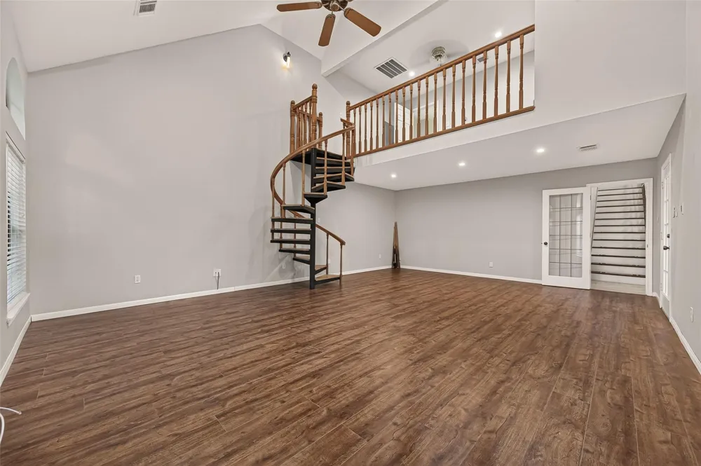 16405 Smith Street Jersey Village, TX 77040