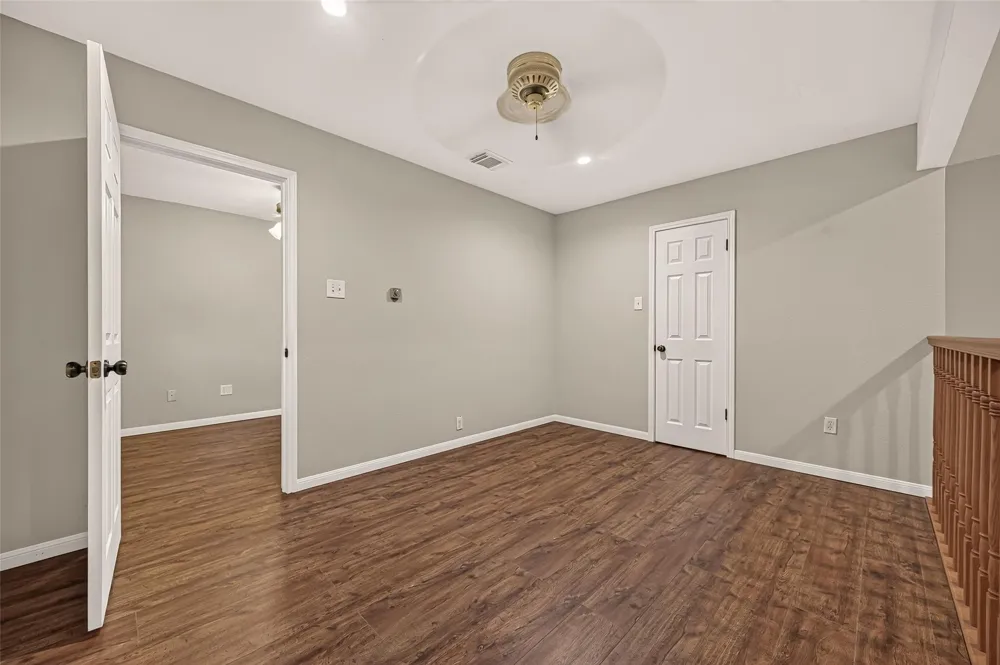 16405 Smith Street Jersey Village, TX 77040
