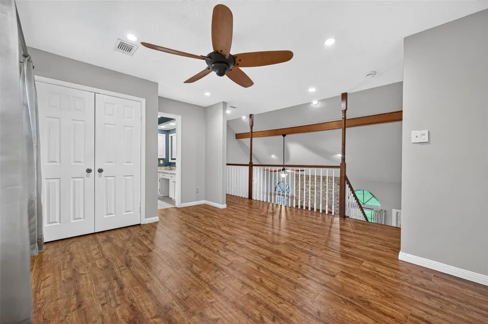 16405 Smith Street Jersey Village, TX 77040