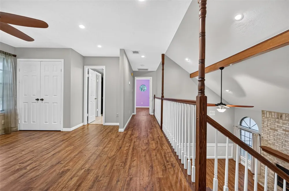16405 Smith Street Jersey Village, TX 77040