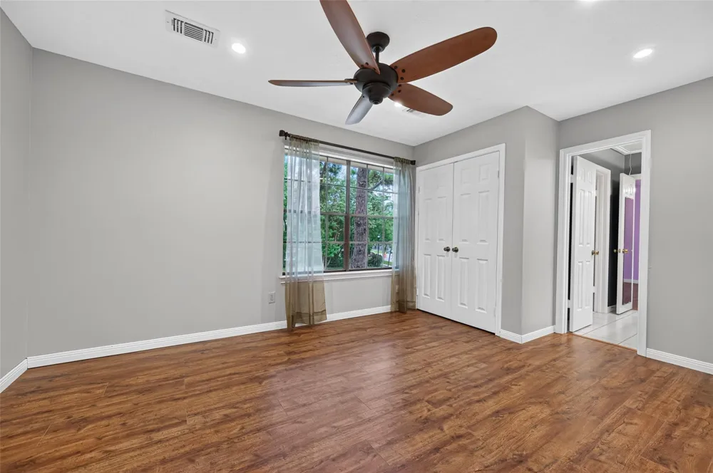 16405 Smith Street Jersey Village, TX 77040