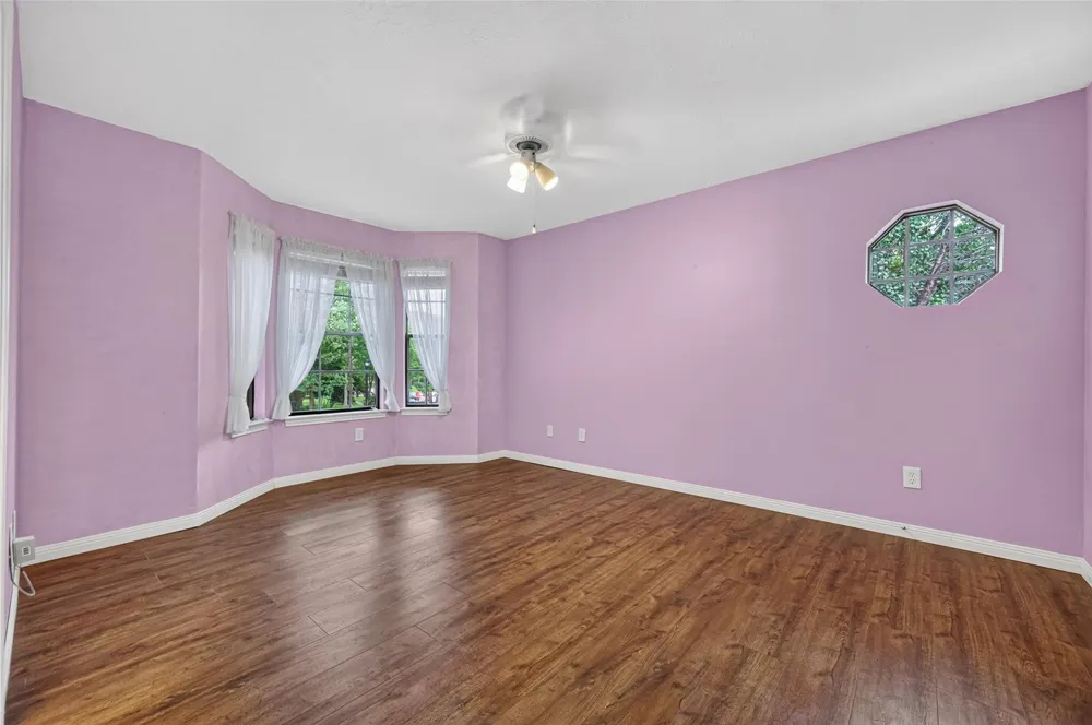 16405 Smith Street Jersey Village, TX 77040