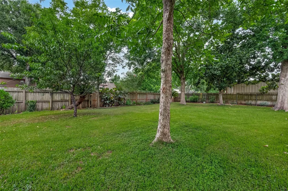 16405 Smith Street Jersey Village, TX 77040