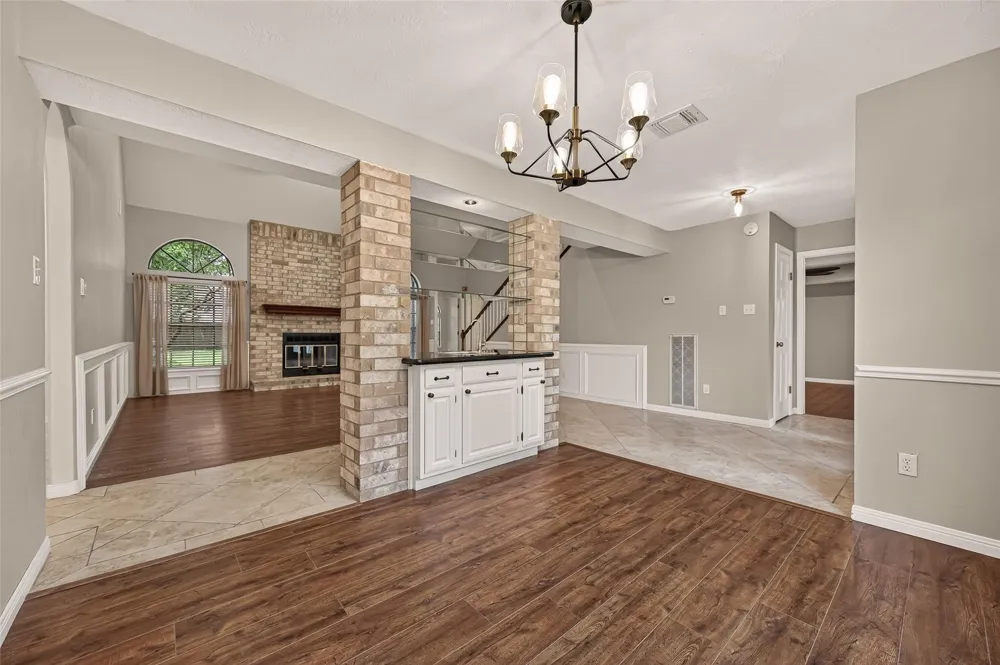 16405 Smith Street Jersey Village, TX 77040