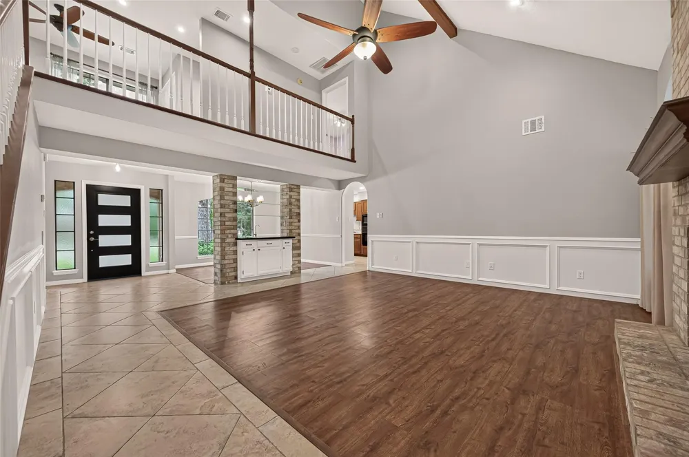 16405 Smith Street Jersey Village, TX 77040