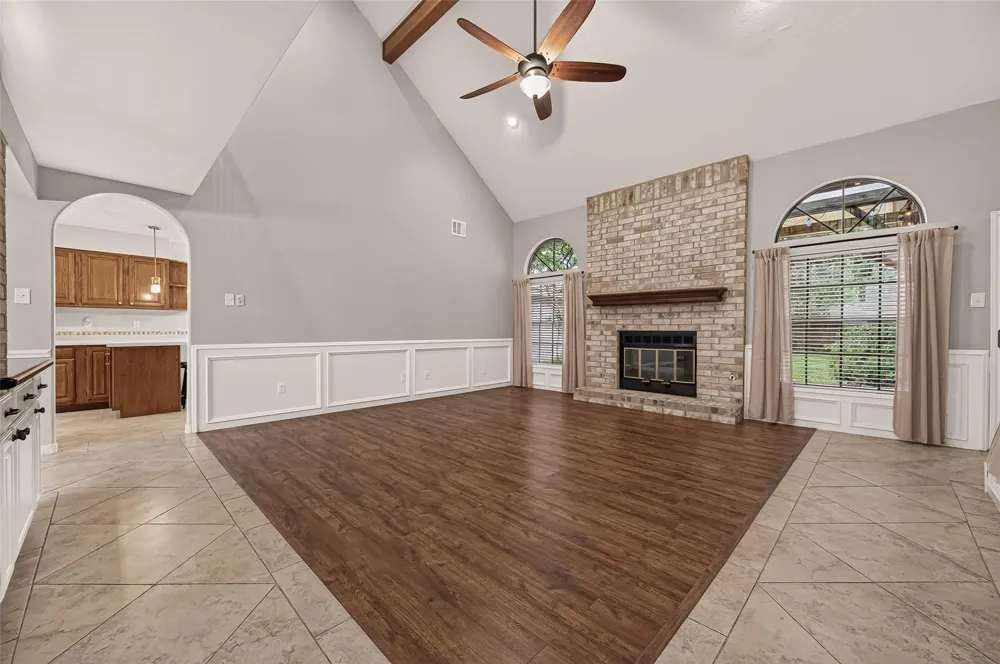 16405 Smith Street Jersey Village, TX 77040