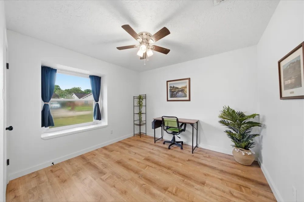 2814 Custer Drive League City, TX 77573