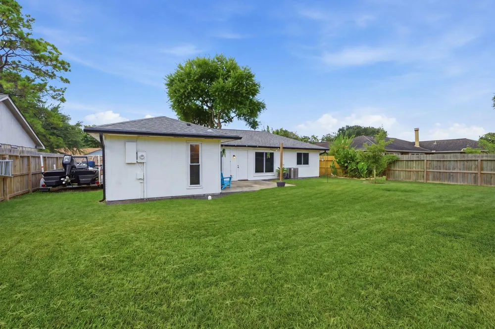 2814 Custer Drive League City, TX 77573