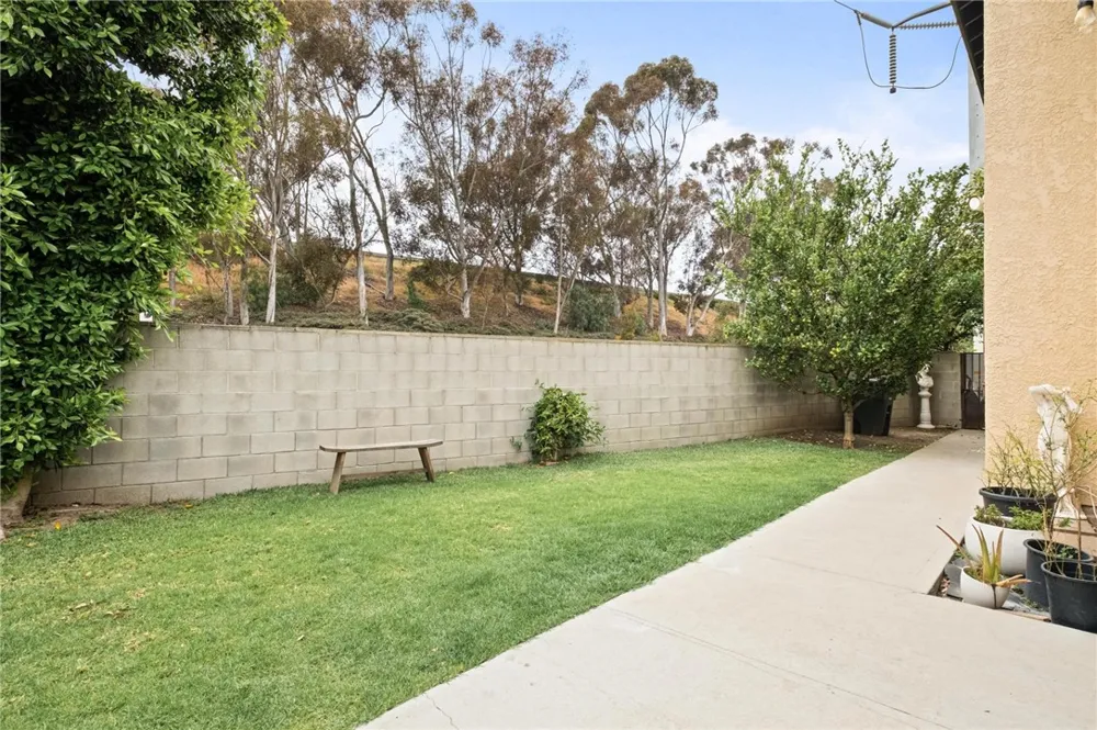 5048 W 121st Street Hawthorne, CA 90250