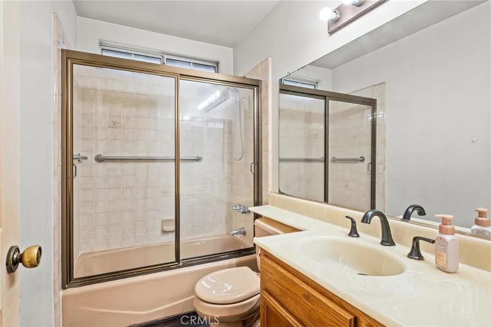 5048 W 121st Street Hawthorne, CA 90250
