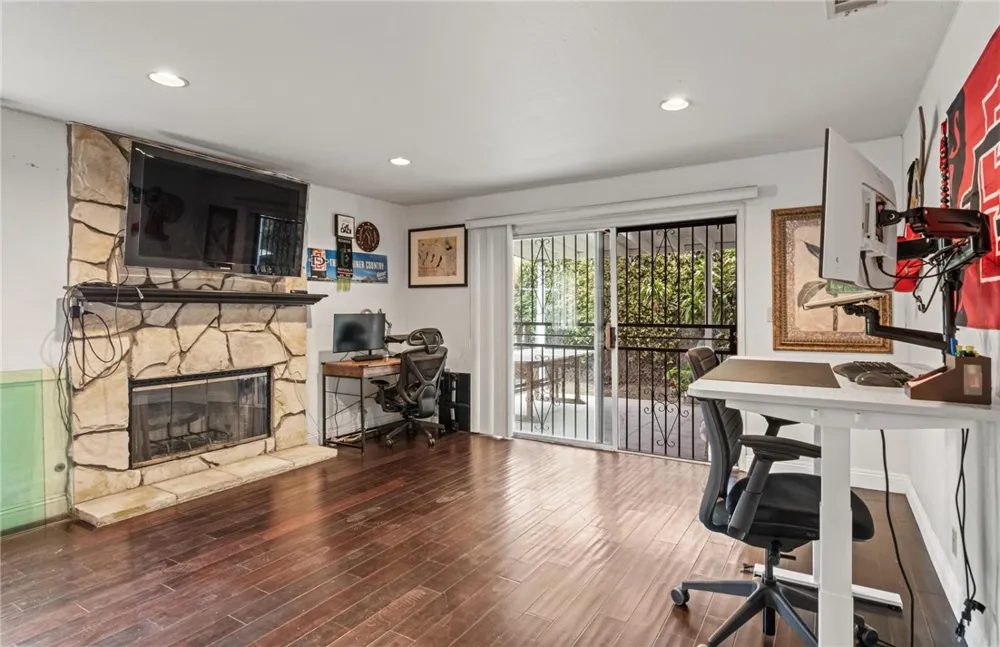 5048 W 121st Street Hawthorne, CA 90250