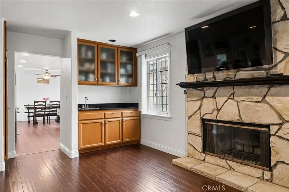 5048 W 121st Street Hawthorne, CA 90250