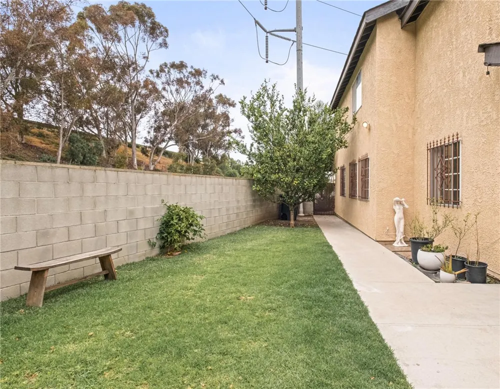 5048 W 121st Street Hawthorne, CA 90250