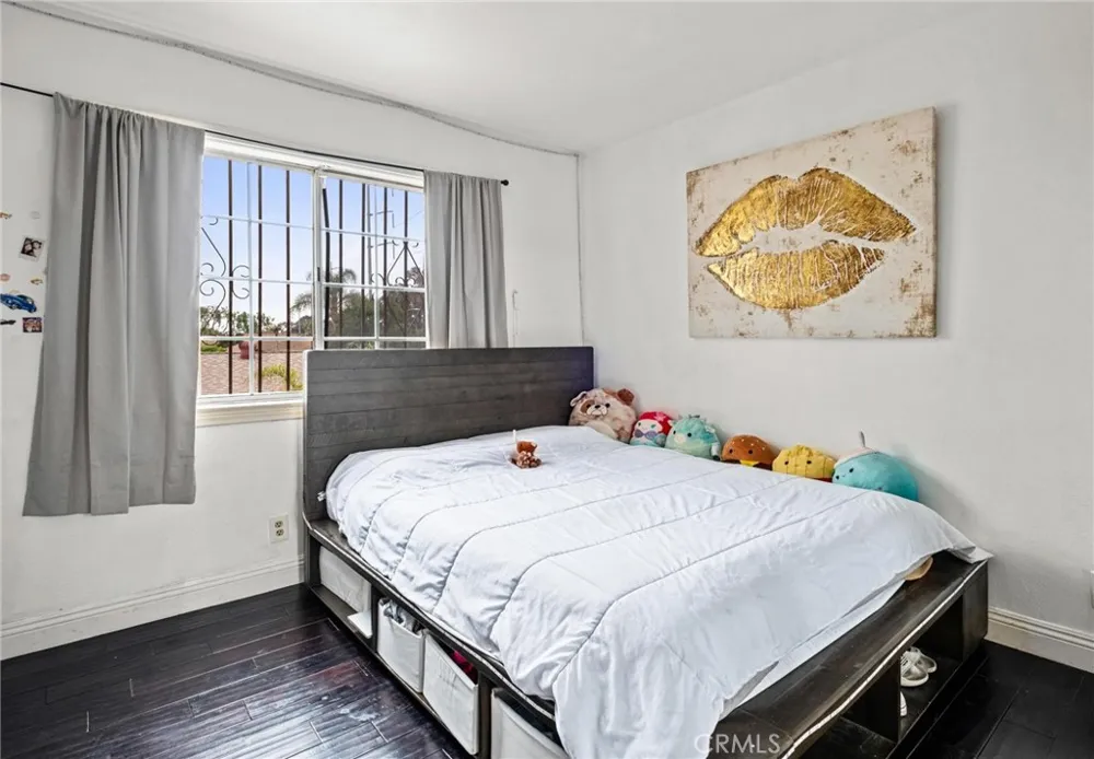 5048 W 121st Street Hawthorne, CA 90250