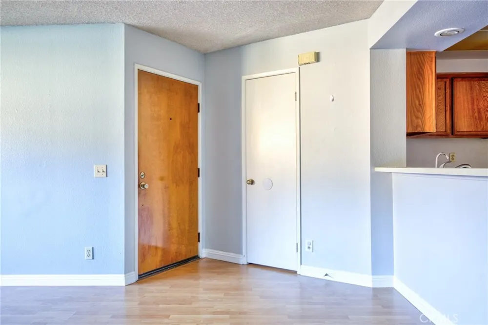 3 Carriage Pomona, CA 91766