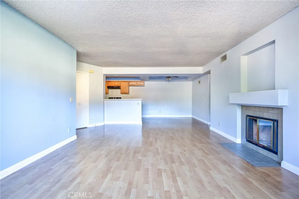 3 Carriage Pomona, CA 91766