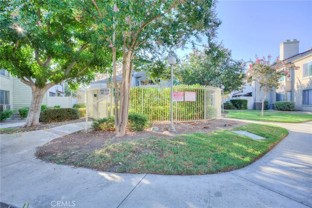 3 Carriage Pomona, CA 91766