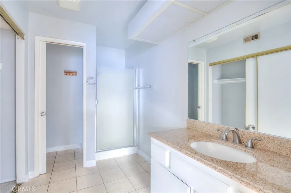3 Carriage Pomona, CA 91766
